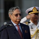 শারীরিক অসুস্থতার কারণ দেখিয়ে রাষ্ট্রপতির পদত্যাগ