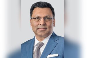 ইস্টার্ন ব্যাংকের পরিচালনা পর্ষদের চেয়ারম্যান হিসেবে দায়িত্ব নিলেন আনিস আহমেদ