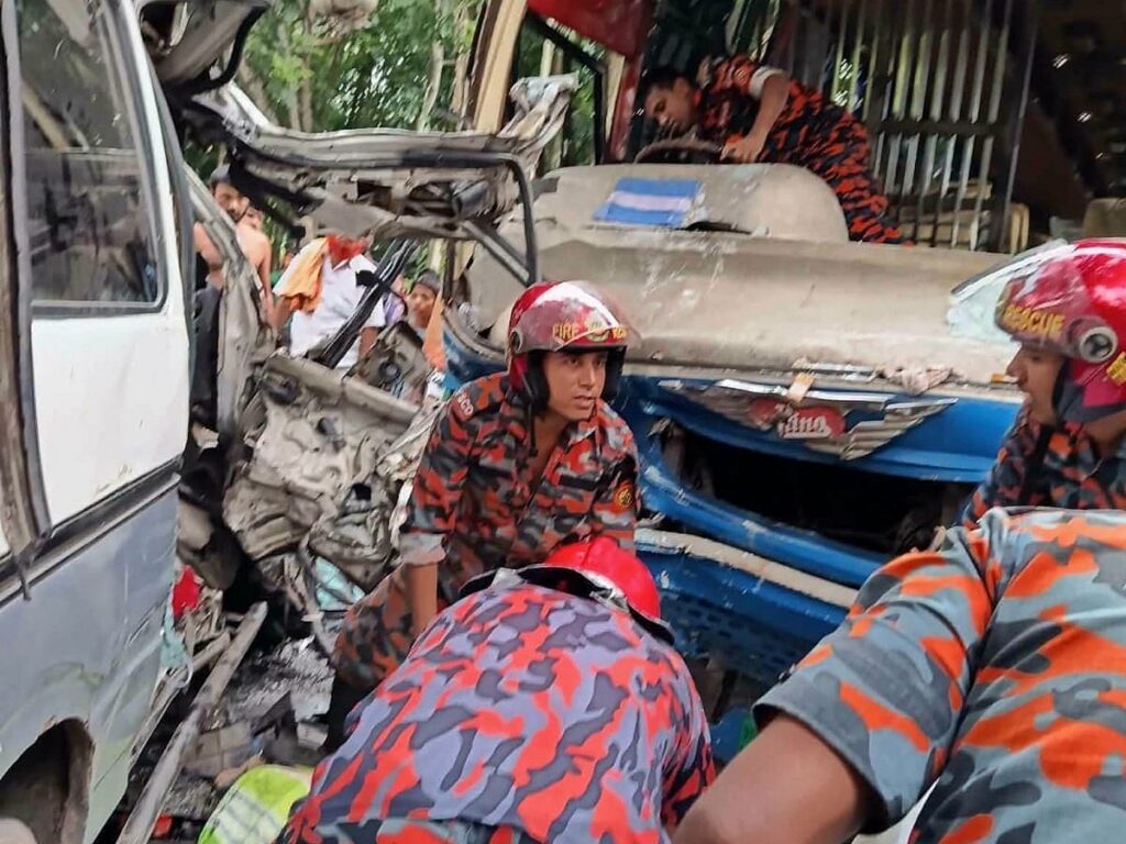 Two dead in ambulance-bus collision on Dhaka-Pabna highway