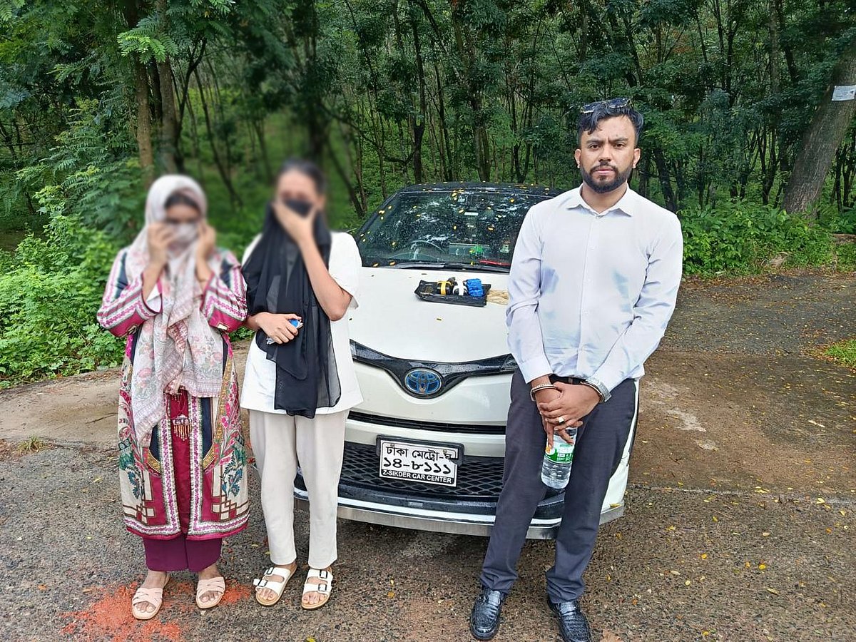 Authorities seize 6,000 methamphetamine pills from vehicle displaying Ministry of Home Affairs sticker in Coxs Bazar