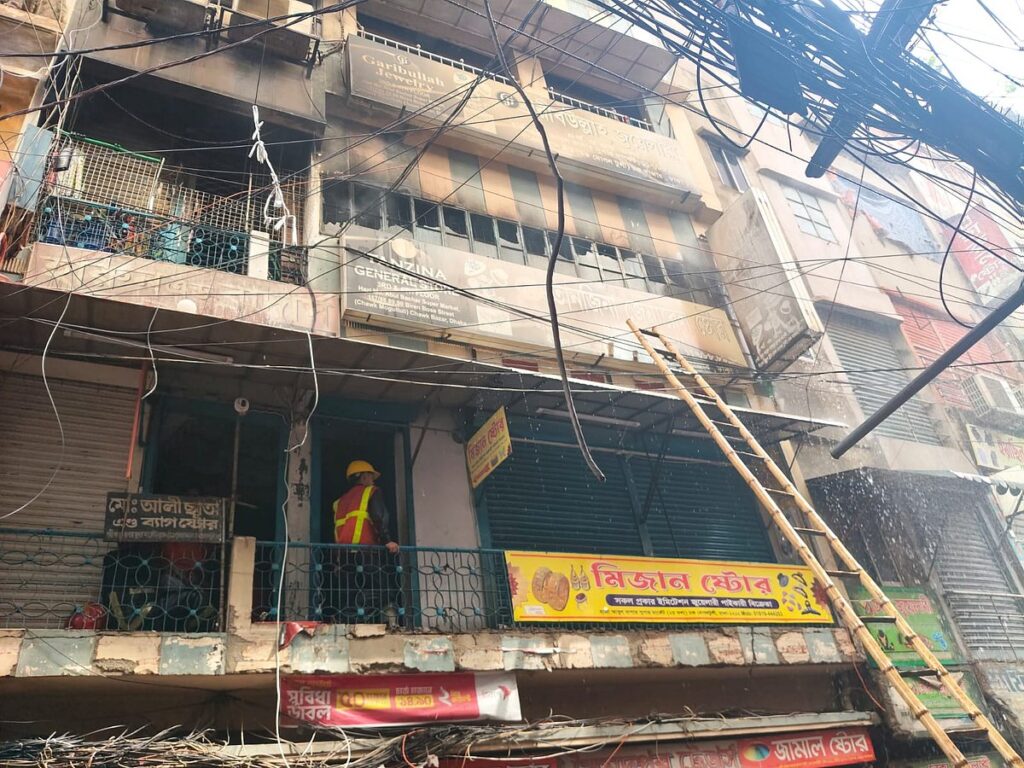 Firefighters contain blaze at Old Dhaka warehouse complex