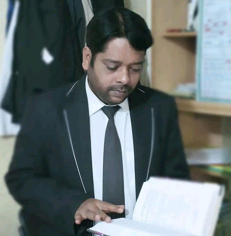 Bagerhat lawyer stabbed to death in late-night roadside attack