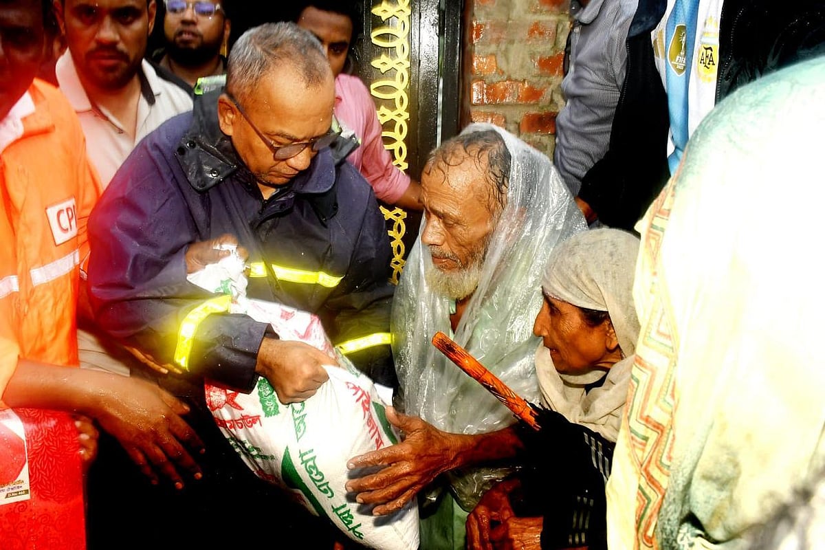 Jubodal President Munna Distributes Flood Relief to Thousands in Chittagong