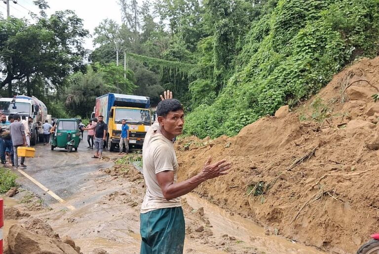 Landslides block Rangamati road links following heavy rains