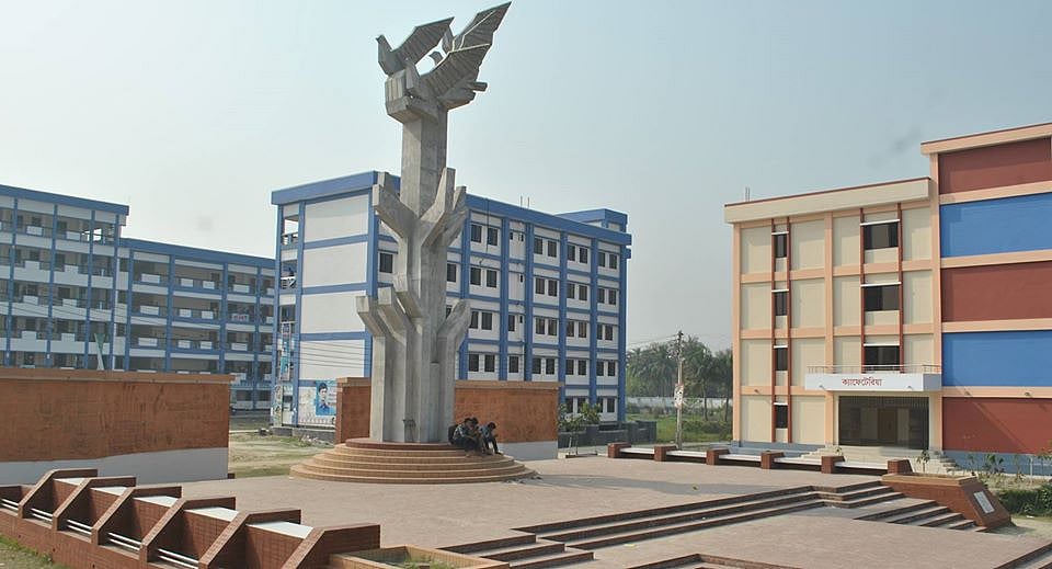 Pabna University of Science and Technology launches inquiry into student ragging incident