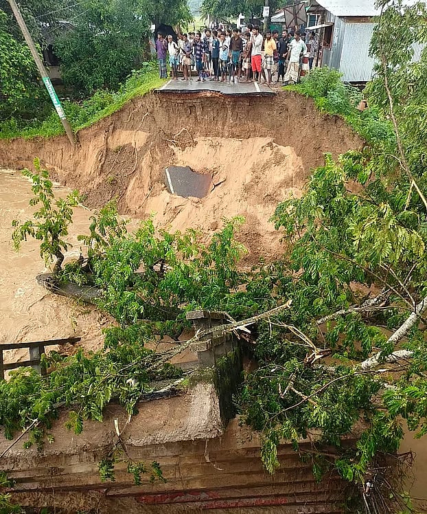 Bandarban-Rangamati road transport resumes after 13-day suspension