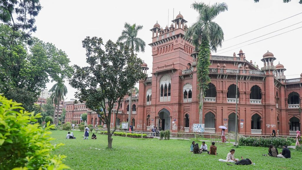 Dhaka University Grapples with Food Safety Crisis as Students Report Contaminated Meals Across Campus