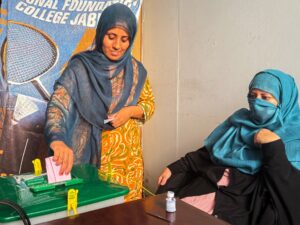 নিরাপত্তা বেষ্টনী ও সহিংসতার মধ্যে পাকিস্তান নিয়ন্ত্রিত কাশ্মীরে স্থানীয় নির্বাচন শুরু