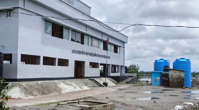 Khulna Primary Schools Face Academic Crisis Amid Severe Headmaster Shortage