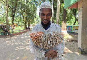 Visually impaired street vendor defies odds to earn dignified living in Dinajpur