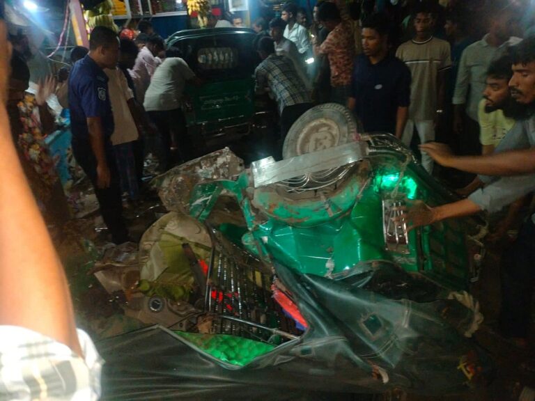 Bus crash in Anwara leaves two dead and 20 injured
