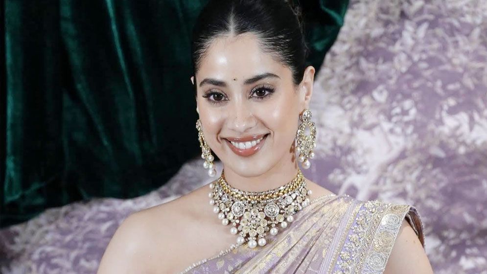 Janhvi Kapoor sparks engagement rumors after henna design featuring Shikhar Pahariya nickname surfaces