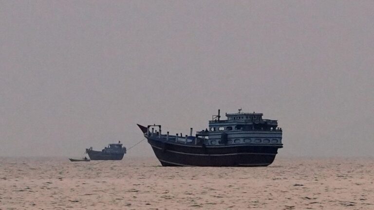 হরমুজ প্রণালীর নৌ-চলাচল নিয়ে তেহরানে ওমানি প্রতিনিধিদলের আলোচনা