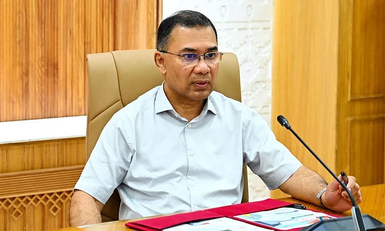 Government to launch pilot scheme for expat debit cards in August