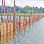 High Court orders removal of illegal bamboo barriers from Khulna river within seven days