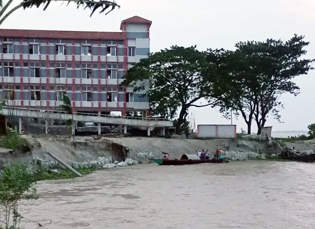 Jamuna River erosion threatens Manikganj madrasa as emergency defenses falter