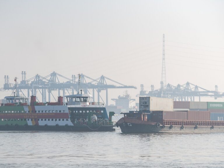 দক্ষিণ চীন সাগরে মালবাহী জাহাজডুবি, ১৮ ভিয়েতনামি নিখোঁজ