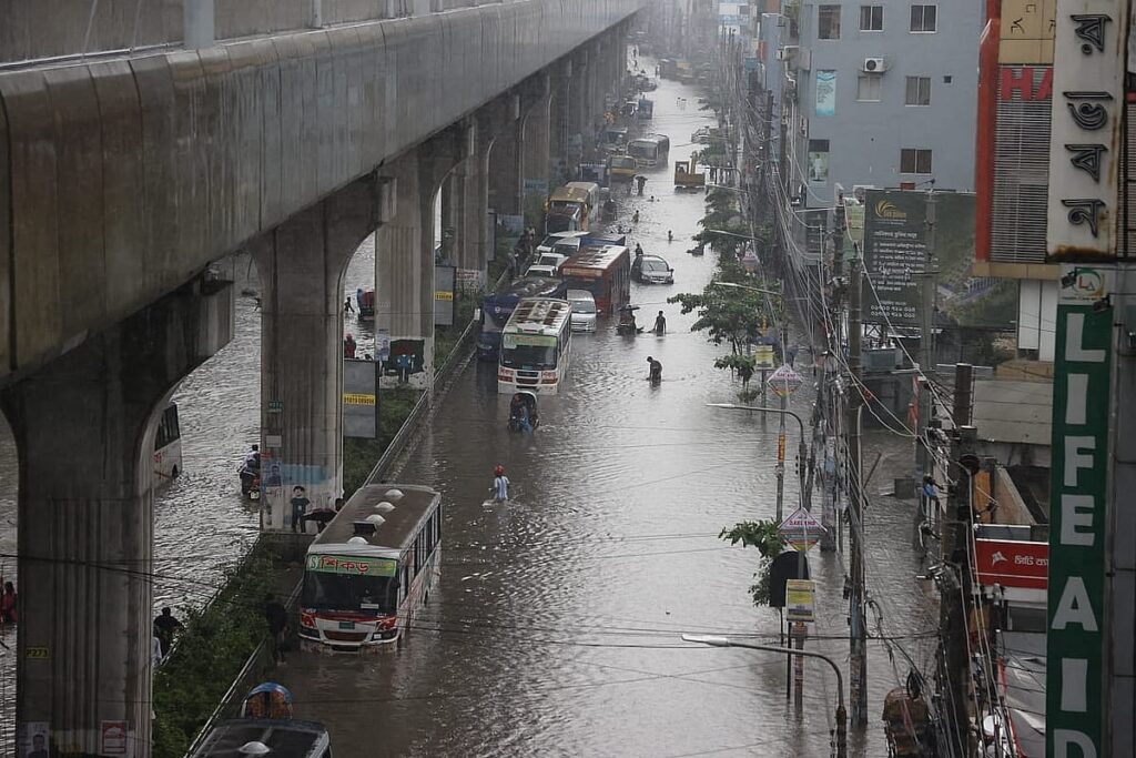 Bangladesh Meteorological Department Issues Heavy Rainfall Alert for Six Divisions