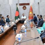 পোশাক খাতের প্রবৃদ্ধি নিশ্চিতে নিরবচ্ছিন্ন জ্বালানি ও নীতিসহায়তার আশ্বাস প্রধানমন্ত্রীর