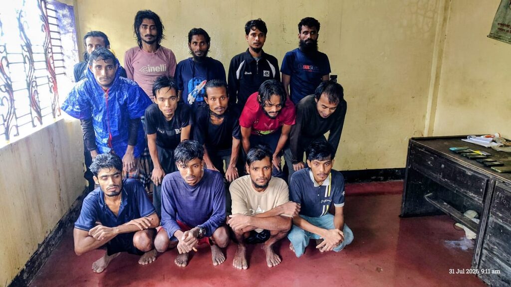 Eighteen Rescued After Rohingya Boat Sinks Off Teknaf Coast