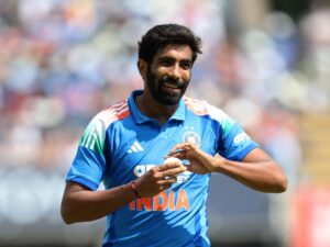 শ্রীলঙ্কা সিরিজের দল থেকে ছিটকে গেলেন বুমরাহ সুযোগ পেলেন তরুণ পেসার আকিব নবী