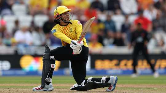 ম্যানচেস্টারে ওয়েলশ ফায়ারের কষ্টার্জিত জয় এবং ট্রেন্ট রকেটসের টানা চতুর্থ জয় উদযাপন