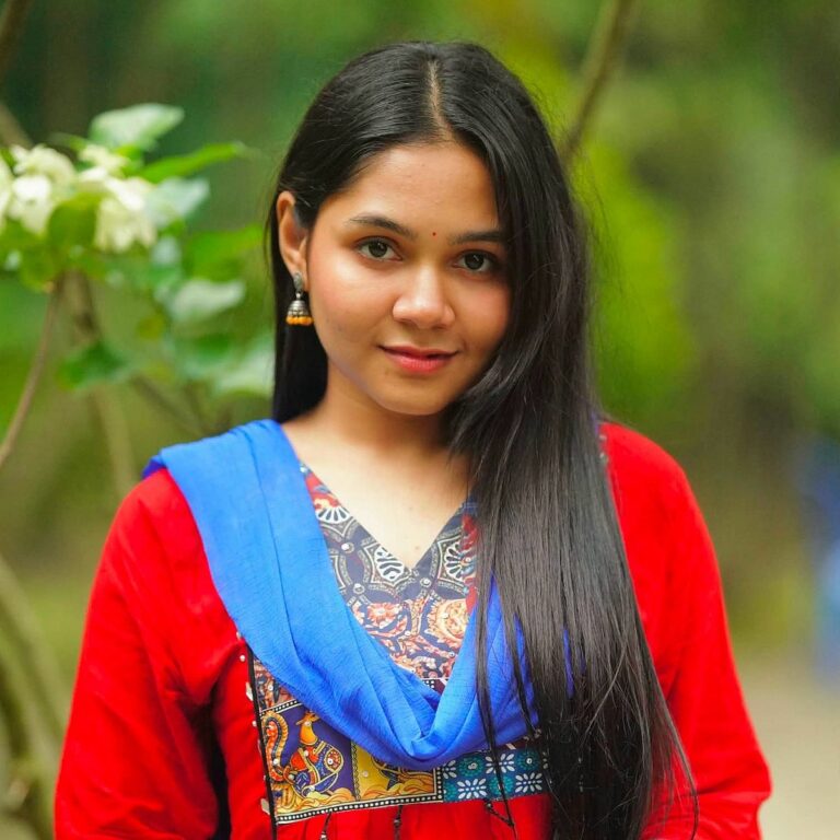 অভিনয়ে সাফল্যের শিখরে ইসরাত অতিথি ও এসএসসি পরীক্ষায়ও জয়জয়কার
