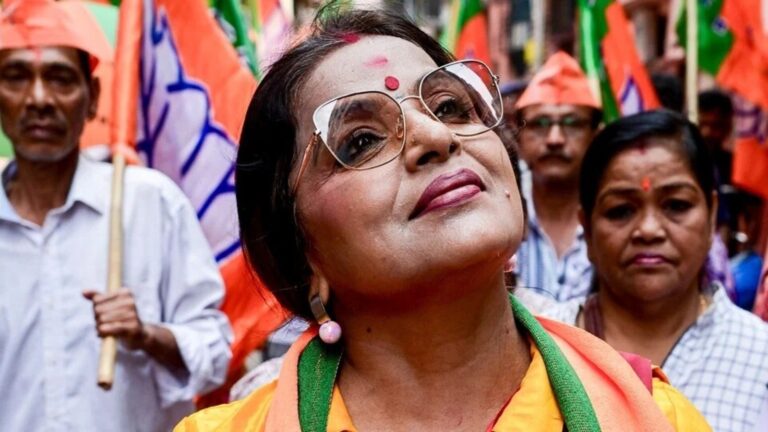 রাজনীতির ব্যস্ততা সামলে ফের অভিনয়ে ফিরছেন পাপিয়া অধিকারী