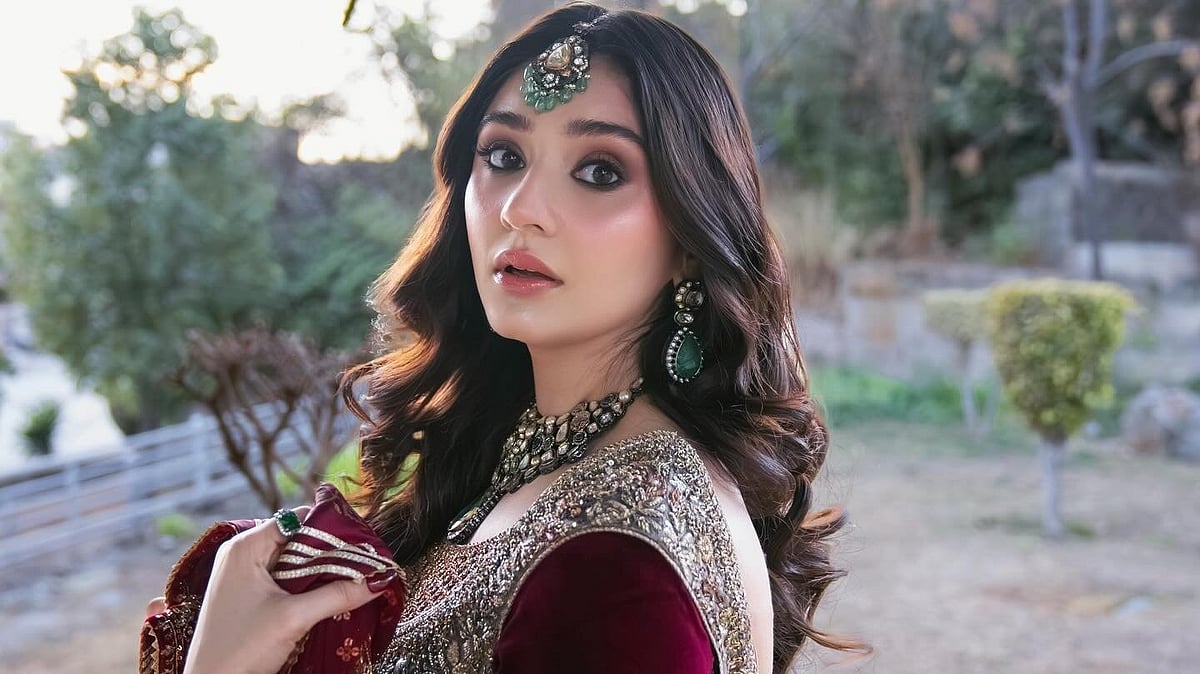 নতুন নাটকের ইংরেজি উচ্চারণ নিয়ে সমালোচনার মুখে দুরেফিশান সেলিম পাশে পেলেন সহকর্মীদের
