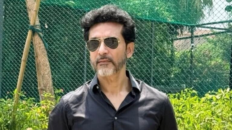 রাজনীতি থেকে শতহস্তে দূরে থাকার কৌশলে অটল টোটা রায় চৌধুরী