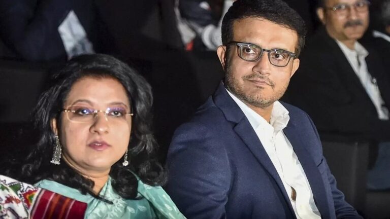 সপরিবারে প্রাণনাশের হুমকি পেলেন সৌরভ গঙ্গোপাধ্যায় ও ডোনা গঙ্গোপাধ্যায়