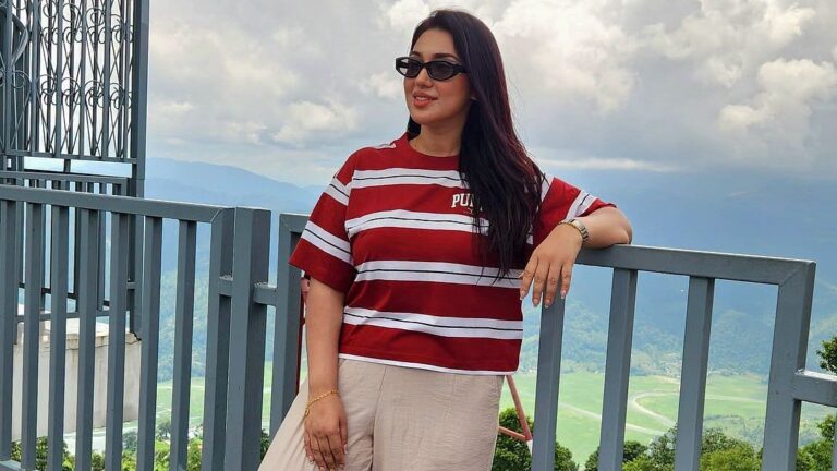 নেপালের দুর্যোগে শুটিংয়ে গিয়ে নিরাপদ অপু বিশ্বাস ও শিকার সিনেমার পুরো টিম