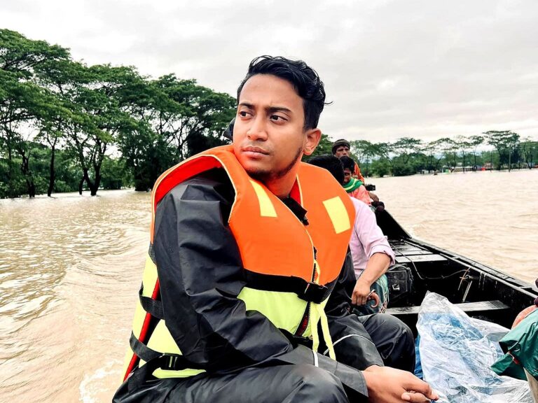নেপালের ঘান্দ্রুকে আটকা পড়েছেন সংগীতশিল্পী তাসরিফ খান