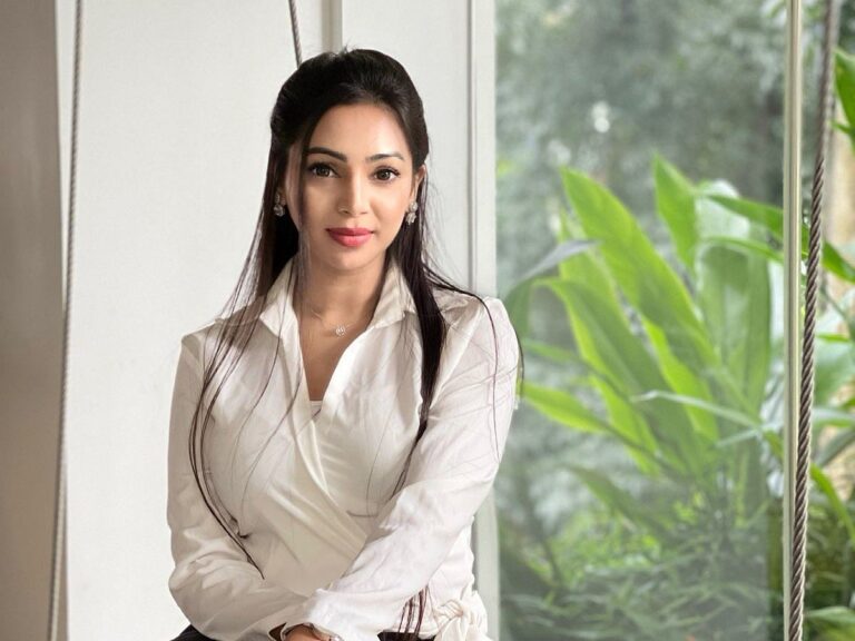 অভিনয় পেশা ও শিল্পীদের অসম্মান করা নিয়ে কড়া বার্তা দিলেন প্রভা