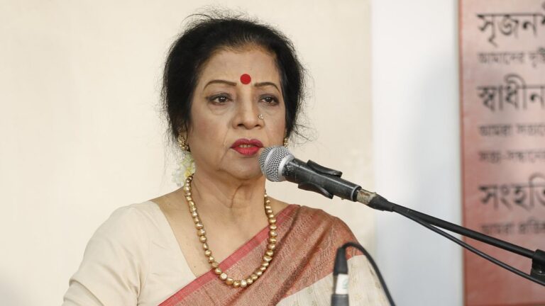 প্রথম আলোর মিউজিক অ্যাট ডেস্ক আয়োজনে ফাতেমা তুজ জোহরার সুরের মূর্ছনা