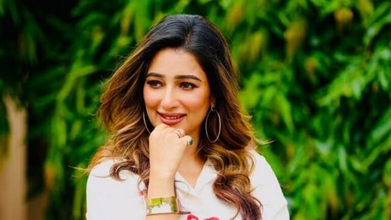 রাজনীতি ছেড়ে বিনোদন জগতে ফিরছেন সায়ন্তিকা বন্দ্যোপাধ্যায়