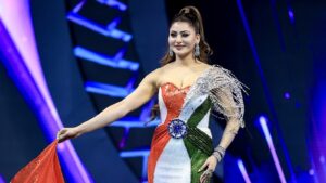 জাতীয় পতাকা অনুপ্রাণিত পোশাকে বিতর্কের মুখে উর্বশী রাউতেলা