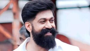 কোটি অনুসারীর মাঝেও কেন শুধু স্ত্রীকেই অনুসরণ করেন যশ