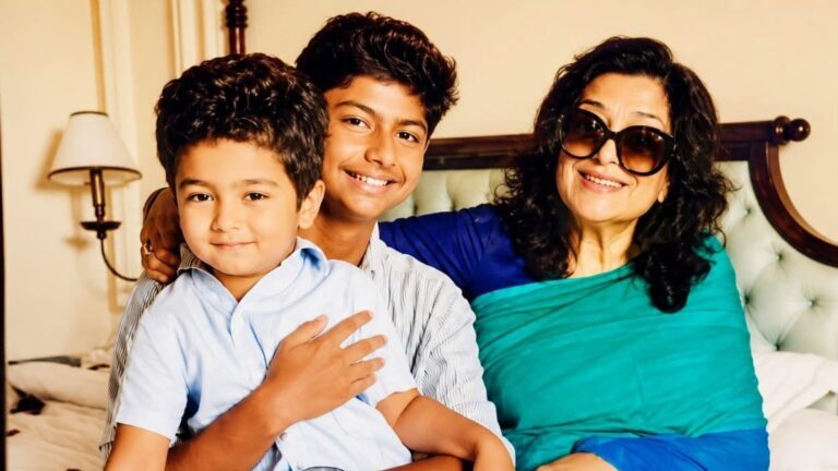 এক ফ্রেমে দুই পুত্র রেয়াংশ ও ইশানকে নিয়ে প্রকাশ্যে যশ দাশগুপ্ত