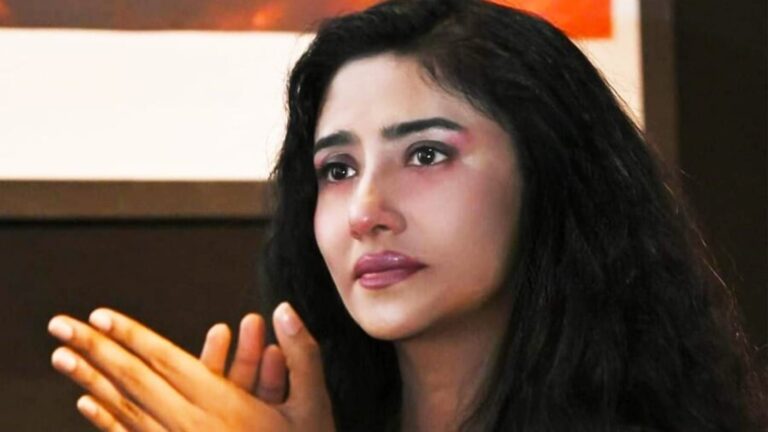 প্রতিবাদের মাসুল হিসেবে দীর্ঘ কর্মহীনতা ও আর্থিক সংকটের মুখ দেখলেন দেবলীনা দত্ত