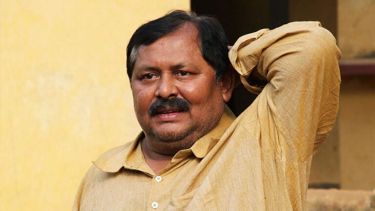 নেপালে ভয়াবহ প্রাকৃতিক দুর্যোগে আটকে পড়েছেন অভিনেতা খরাজ মুখোপাধ্যায়