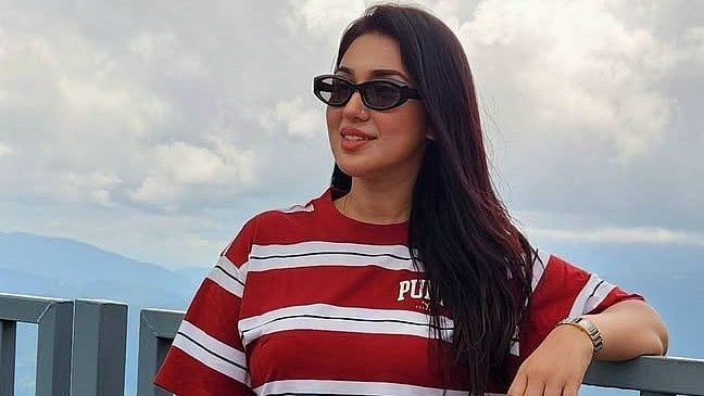 নেপালে ভয়াবহ প্রাকৃতিক দুর্যোগ থেকে অলৌকিকভাবে রক্ষা পেলেন অপু বিশ্বাস ও শিকার টিম