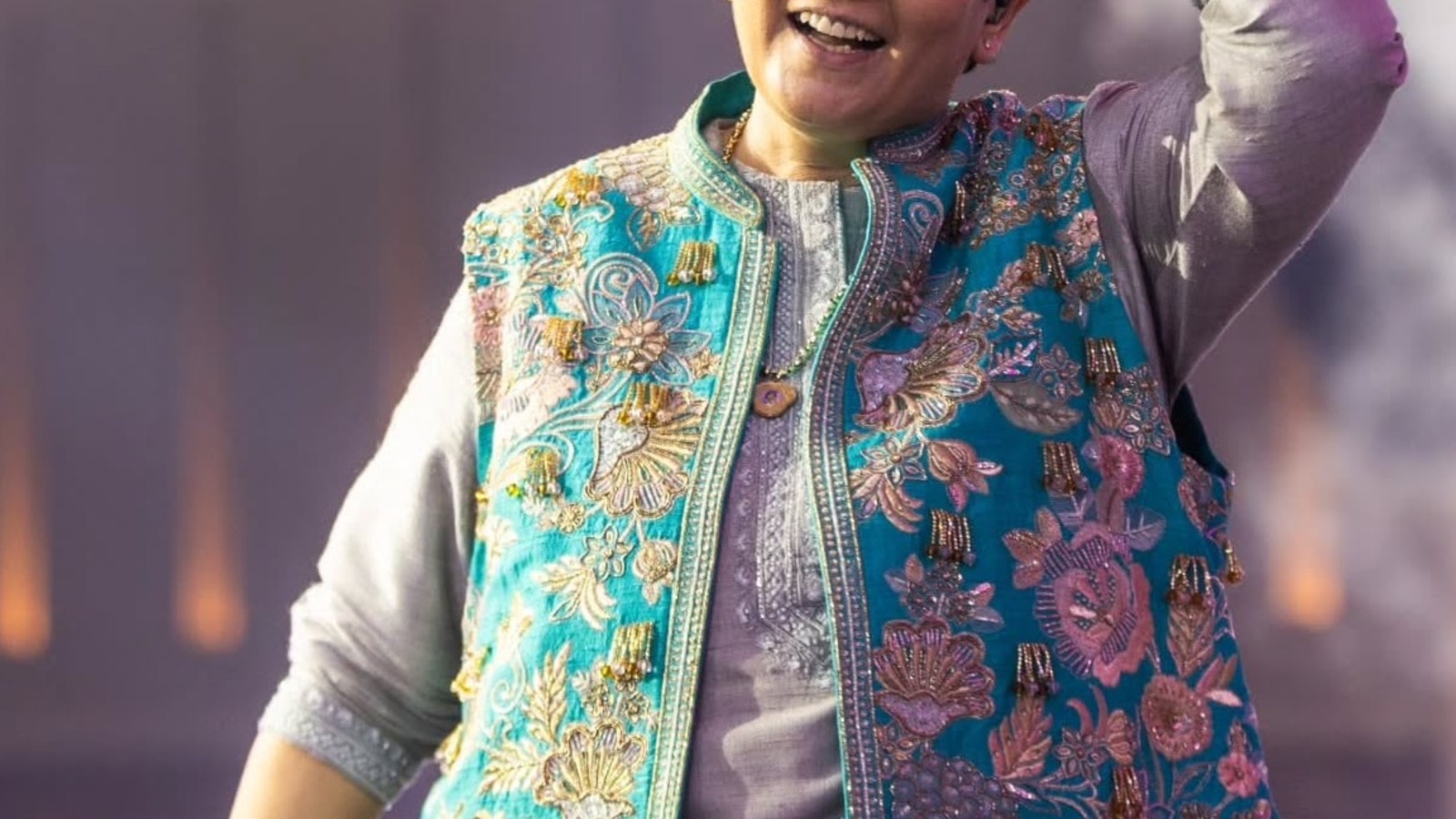 নবরাত্রি উৎসব ২০২৬ ফাল্গুনী পাঠকের লাইভ শোয়ের টিকিটের আকাশছোঁয়া মূল্যে ক্ষুব্ধ ভক্তরা
