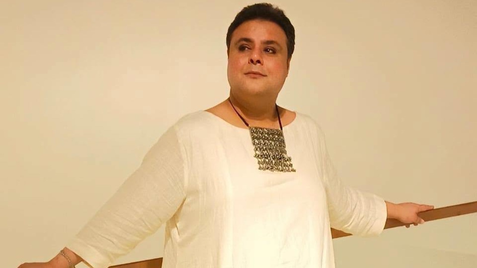 পার্ক স্ট্রিটের অভিজাত হোটেলে হেনস্থার শিকার সুজয় প্রসাদ চট্টোপাধ্যায় সুরক্ষার অভাব নিয়ে সরব শিল্পী