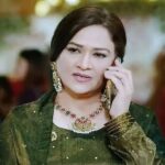 ৫৪ বছর বয়সে নতুন জীবন শুরু করলেন পাকিস্তানি অভিনেত্রী হুমায়রা বানু