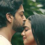 নিশুতি রাতে বাগদান সারলেন টলিউডের তারকা জুটি অনুভব ও অনুষ্কা