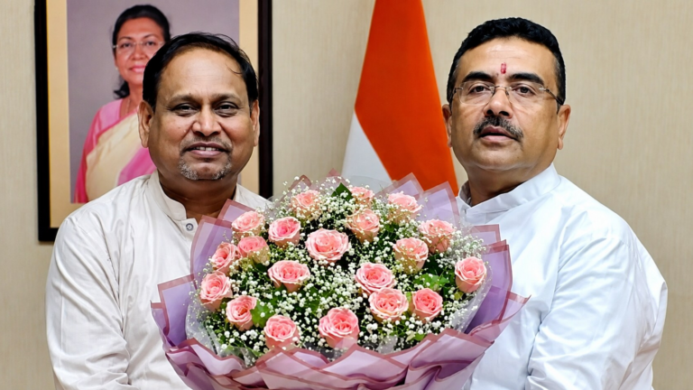 মুখ্যমন্ত্রীর সঙ্গে সৌজন্য সাক্ষাতে নওদার বিধায়ক হুমায়ুন কবীর
