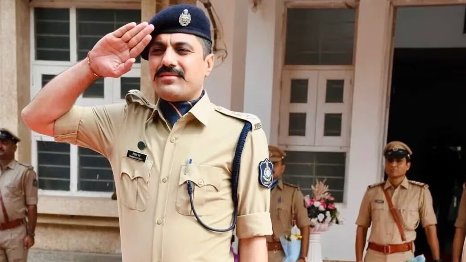কনস্টেবল পরীক্ষায় ব্যর্থ হয়েই ১২ বার বাজিমাত, অদম্য জেদে আইপিএস প্রেম সুখ দেলু