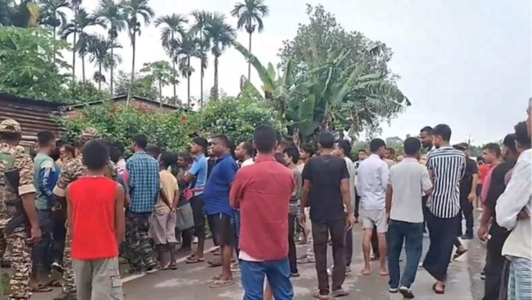 হাইলাকান্দিতে কিশোরীকে ধর্ষণ ও নৃশংসভাবে হত্যার অভিযোগ উত্তাল অসম