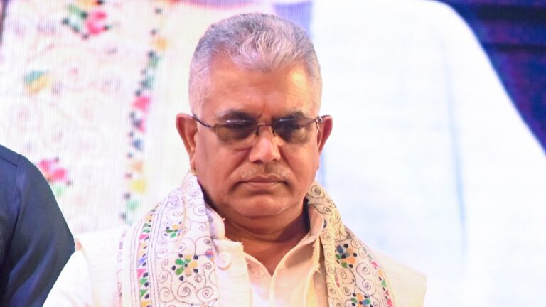 সীমান্তে কৃষিযন্ত্র প্রবেশে পুলিশের তোলাবাজি নিয়ে সরব মন্ত্রী দিলীপ ঘোষ